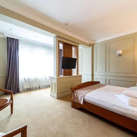 Hotel Amadeus Focşani 外观 照片