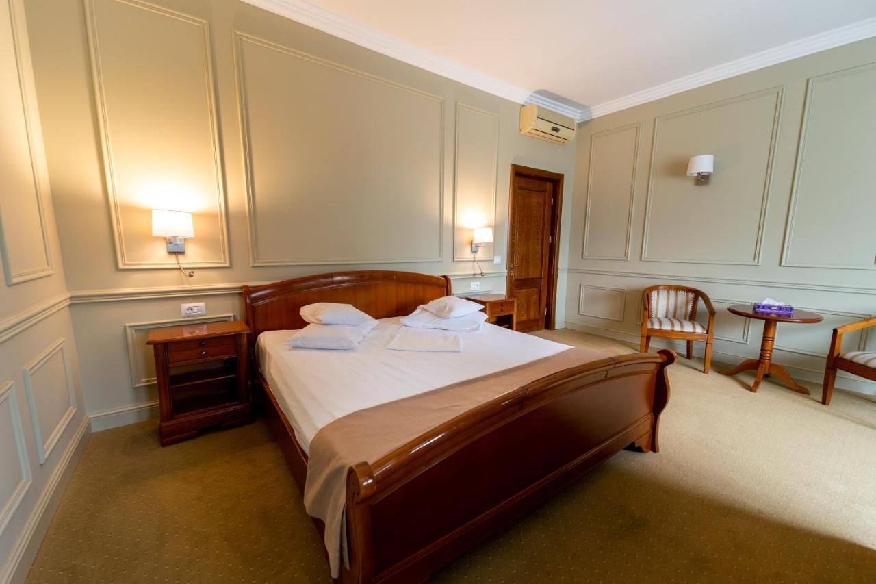 Hotel Amadeus Focşani 外观 照片