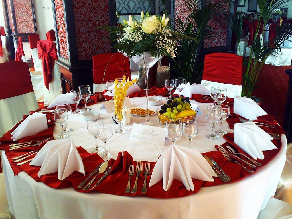 Hotel Amadeus Focşani 外观 照片