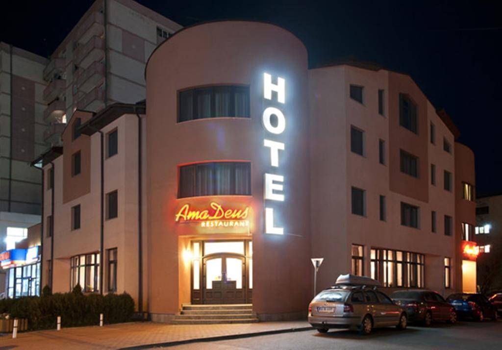 Hotel Amadeus Focşani 外观 照片