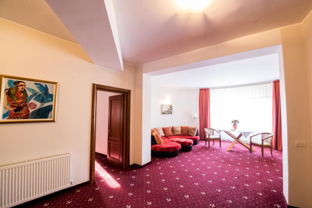 Hotel Amadeus Focşani 外观 照片