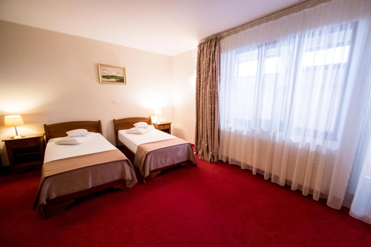 Hotel Amadeus Focşani 外观 照片