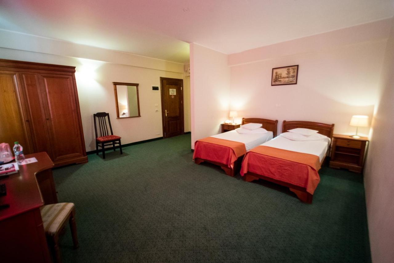 Hotel Amadeus Focşani 外观 照片