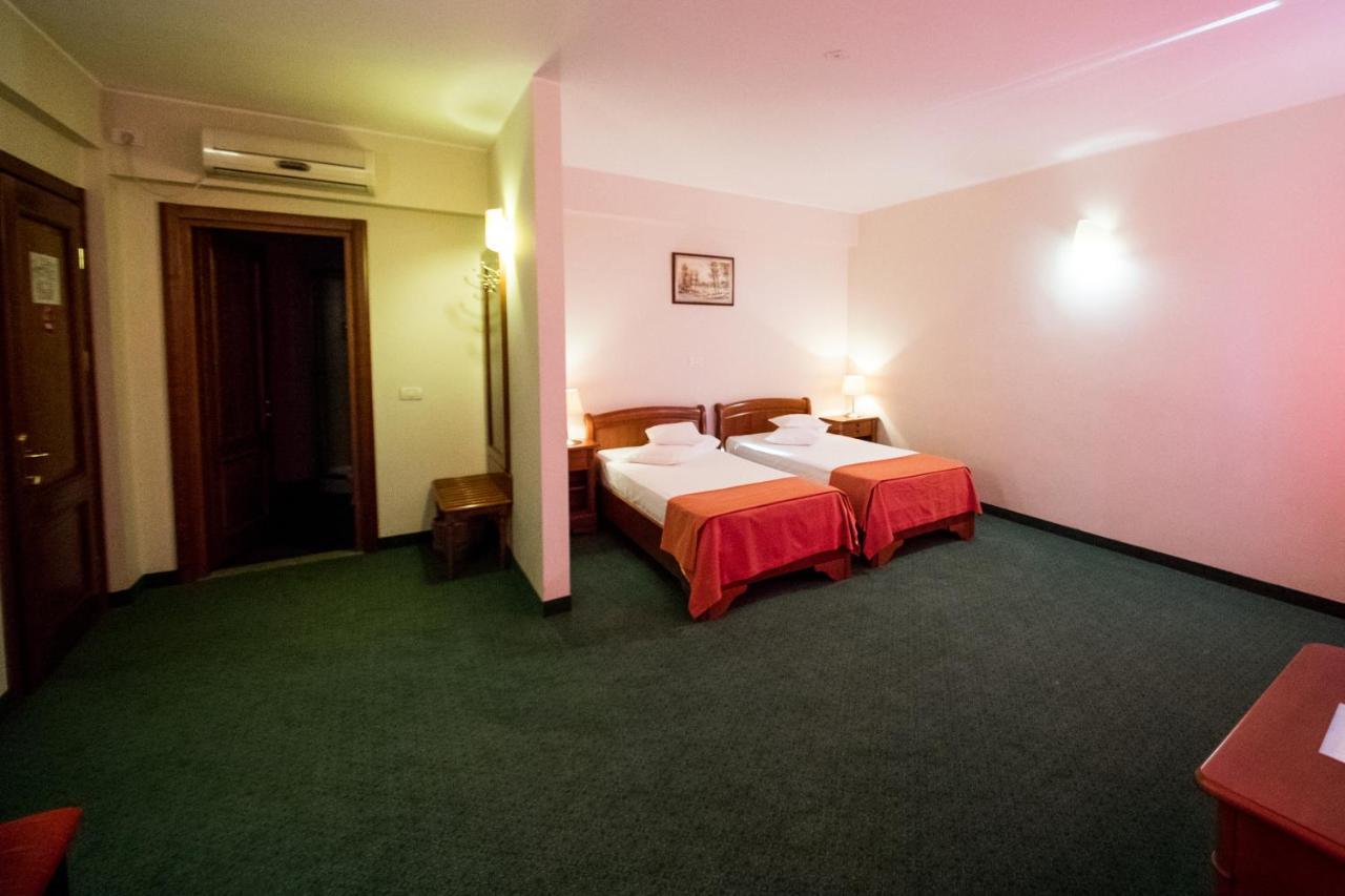 Hotel Amadeus Focşani 外观 照片