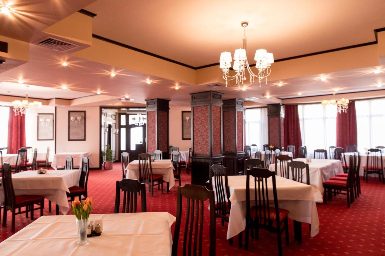 Hotel Amadeus Focşani 外观 照片