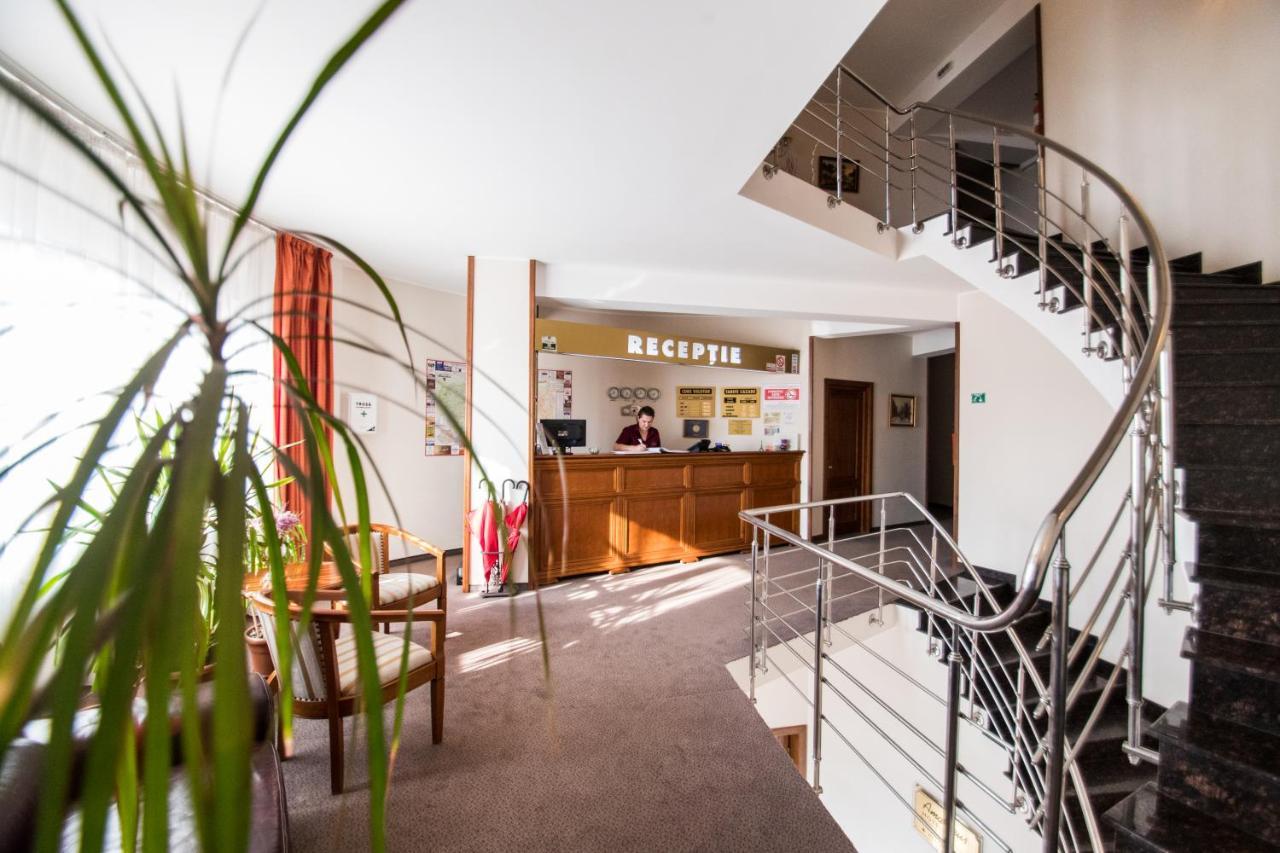 Hotel Amadeus Focşani 外观 照片
