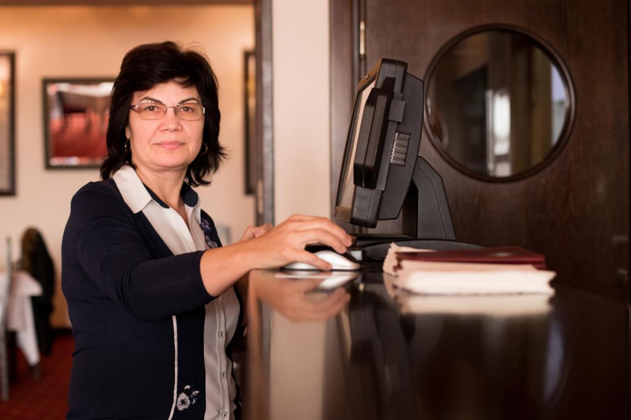 Hotel Amadeus Focşani 外观 照片