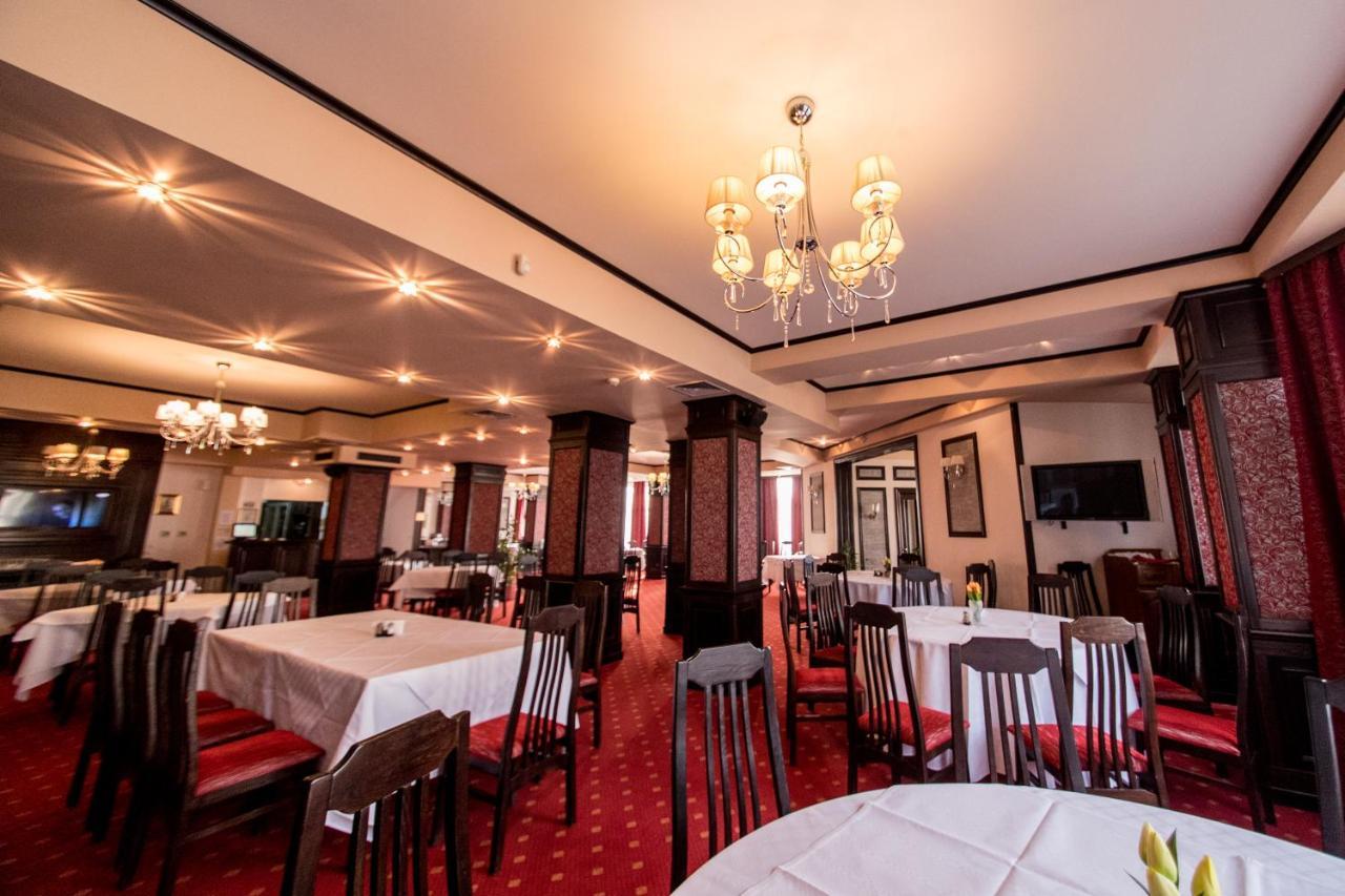 Hotel Amadeus Focşani 外观 照片