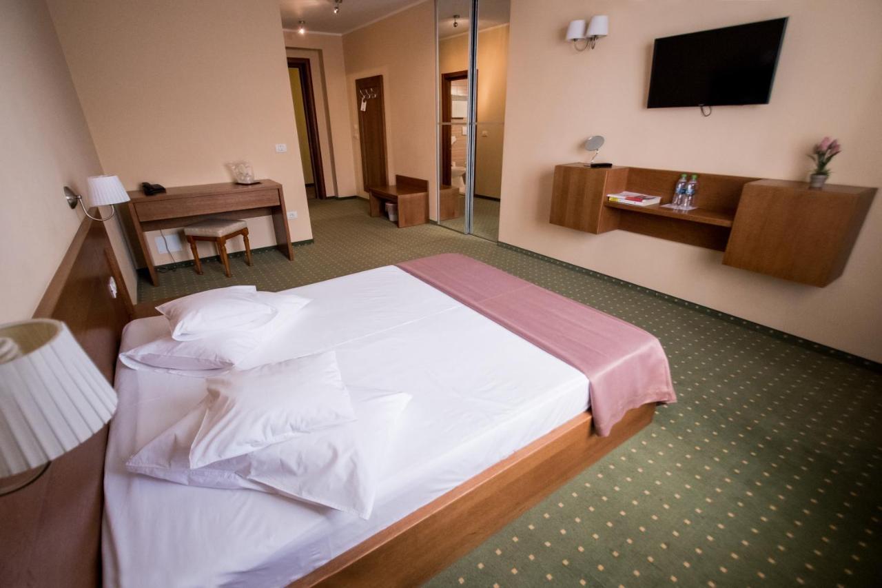 Hotel Amadeus Focşani 外观 照片